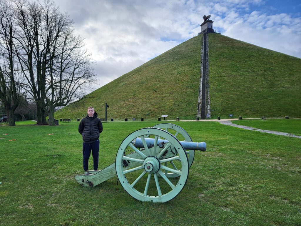 Waterloo piramide bezoeken